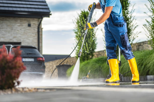 Best Parking Lot and Garage Cleaning  in Mckees Rocks, PA
